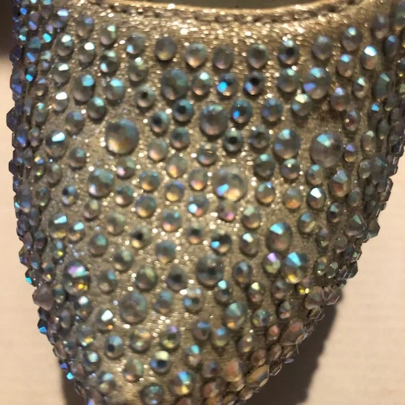 PROM SHOES!!! Beautiful daffodil Red bottoms, Size 6! - Picture 6 of 14